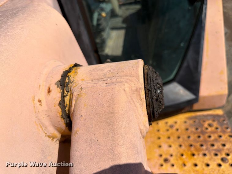 image for item FK3008 1994 John Deere 510D backhoe