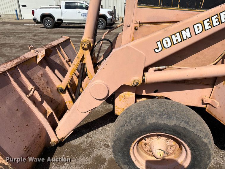 image for item FK3008 1994 John Deere 510D backhoe