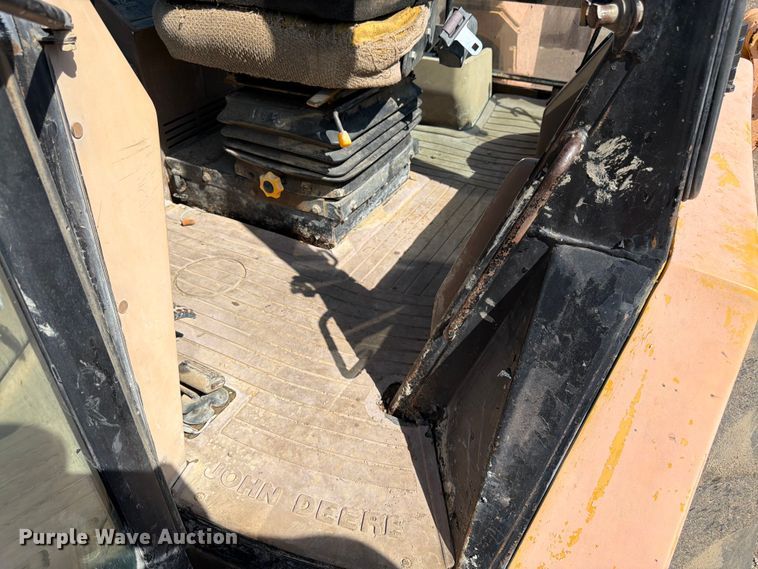 image for item FK3008 1994 John Deere 510D backhoe