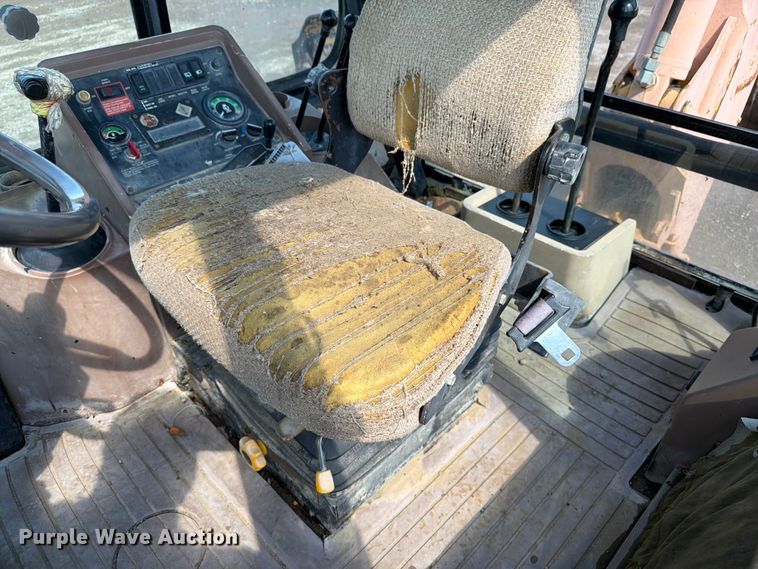 image for item FK3008 1994 John Deere 510D backhoe