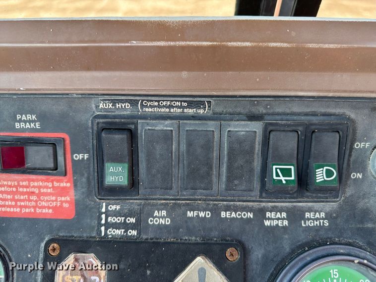 image for item FK3008 1994 John Deere 510D backhoe