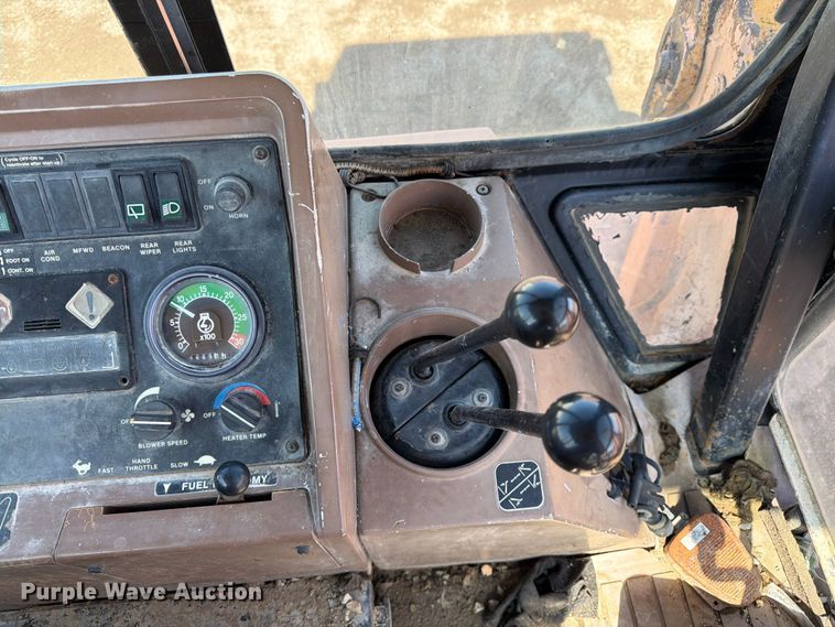image for item FK3008 1994 John Deere 510D backhoe