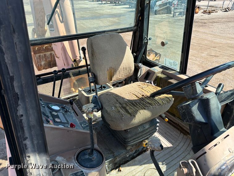 image for item FK3008 1994 John Deere 510D backhoe