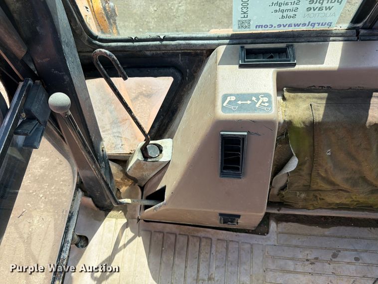image for item FK3008 1994 John Deere 510D backhoe