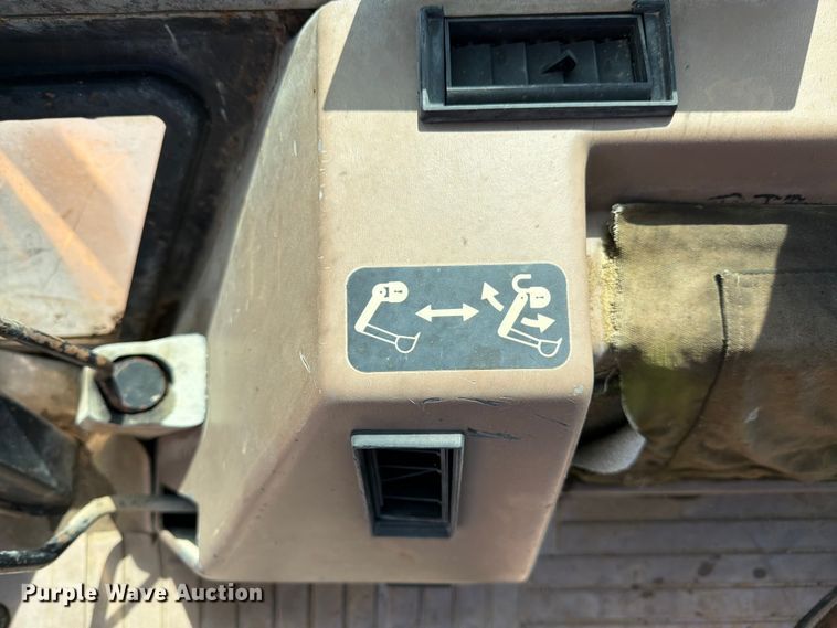 image for item FK3008 1994 John Deere 510D backhoe
