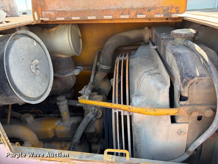 image for item FK3008 1994 John Deere 510D backhoe