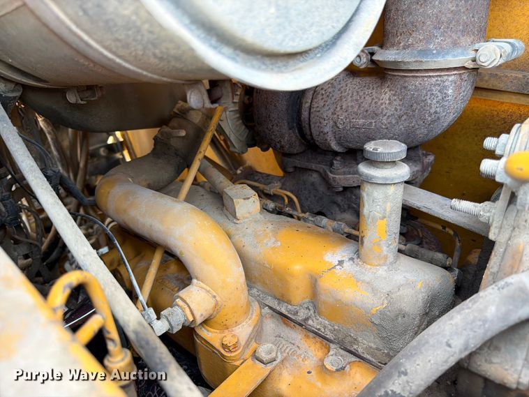 image for item FK3008 1994 John Deere 510D backhoe