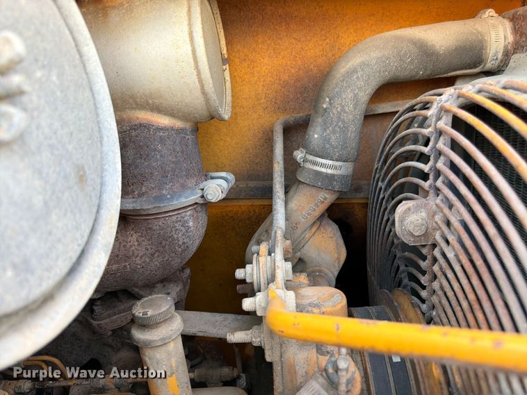 image for item FK3008 1994 John Deere 510D backhoe