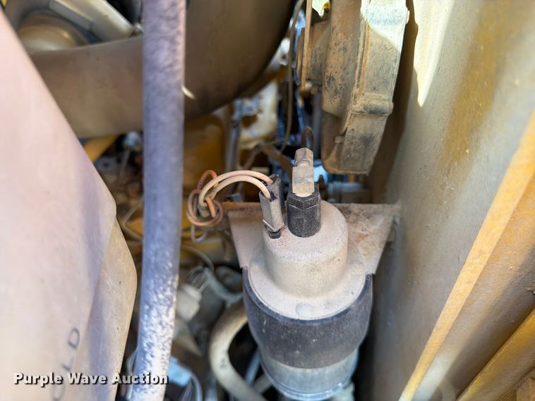 image for item FK3008 1994 John Deere 510D backhoe