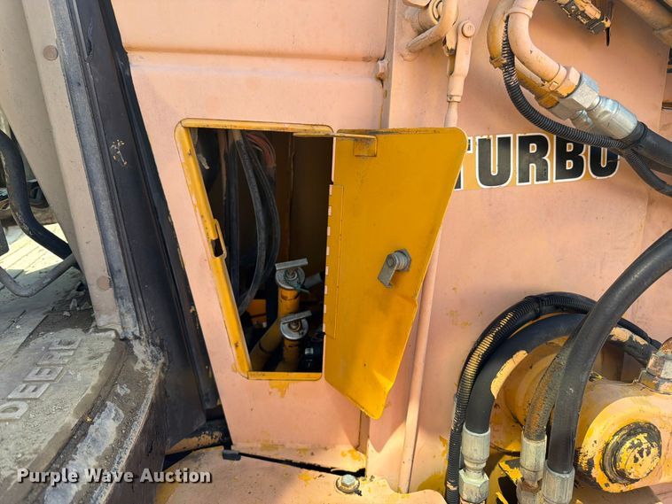 image for item FK3008 1994 John Deere 510D backhoe