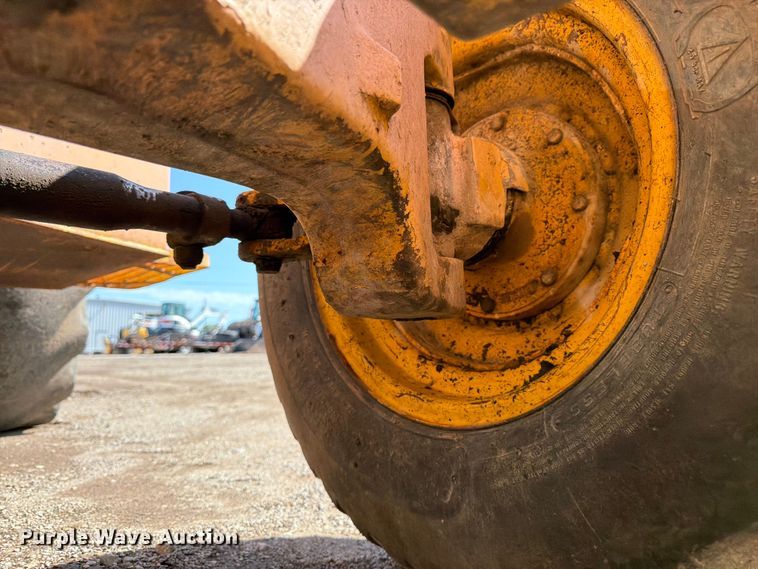 image for item FK3008 1994 John Deere 510D backhoe
