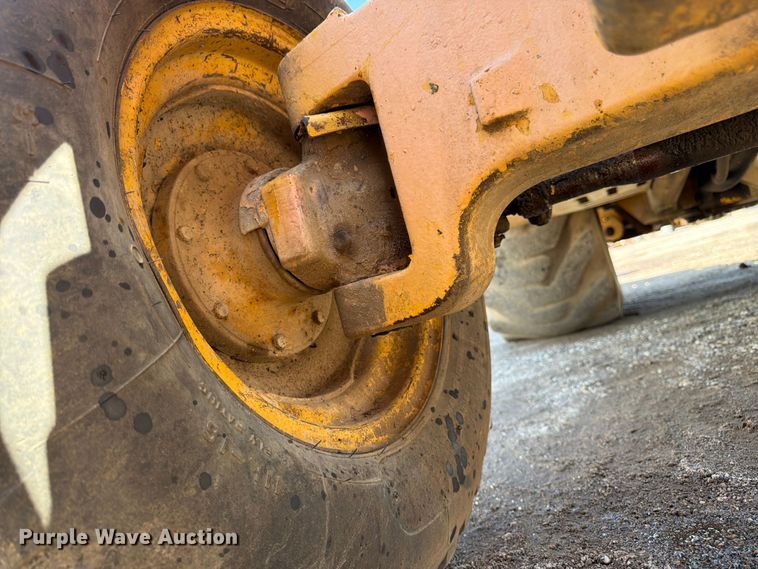 image for item FK3008 1994 John Deere 510D backhoe