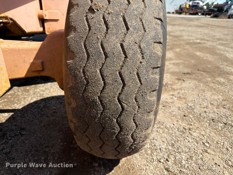 image for item FK3008 1994 John Deere 510D backhoe