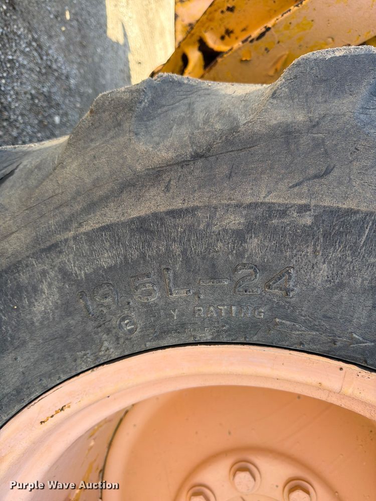 image for item FK3008 1994 John Deere 510D backhoe