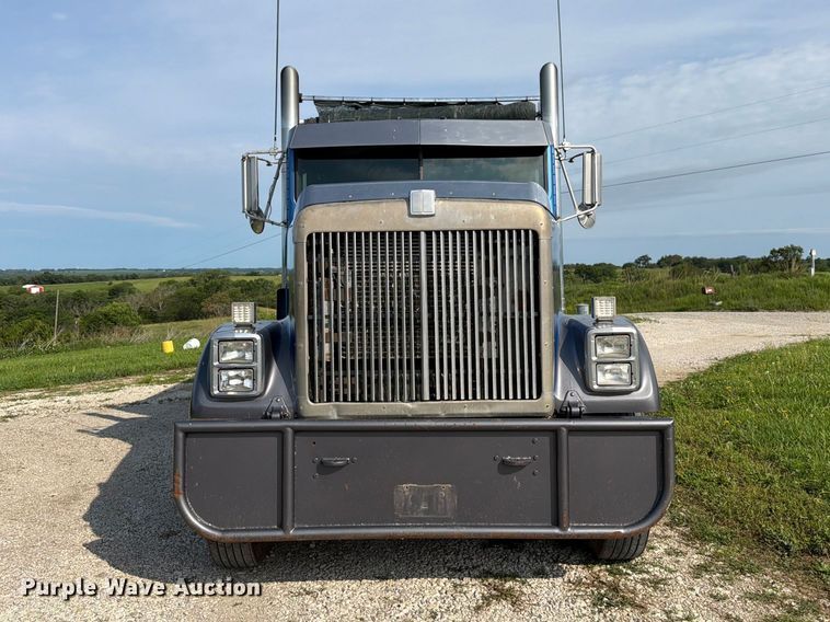 image for item FK3094 1994 International 9300 dump truck