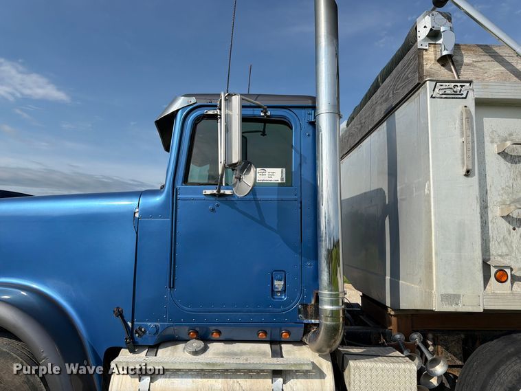 image for item FK3094 1994 International 9300 dump truck