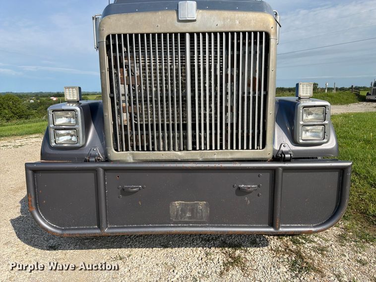 image for item FK3094 1994 International 9300 dump truck