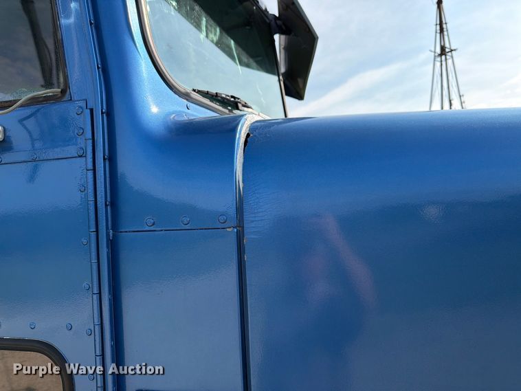 image for item FK3094 1994 International 9300 dump truck