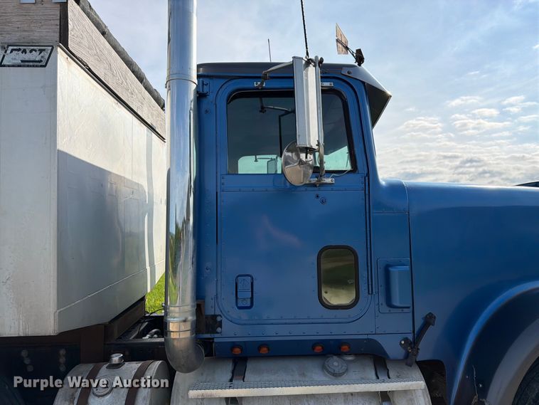 image for item FK3094 1994 International 9300 dump truck