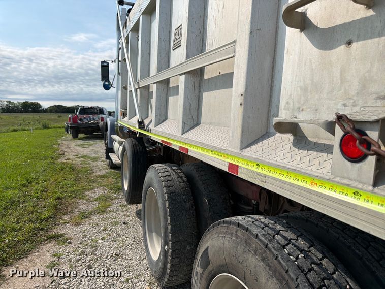 image for item FK3094 1994 International 9300 dump truck