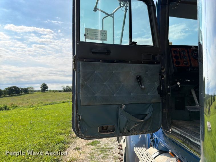 image for item FK3094 1994 International 9300 dump truck