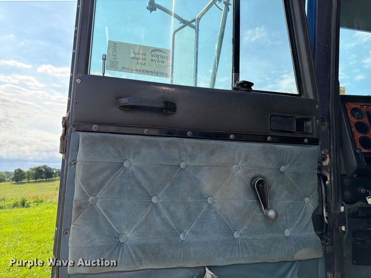 image for item FK3094 1994 International 9300 dump truck
