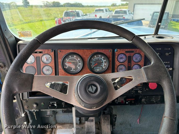 image for item FK3094 1994 International 9300 dump truck