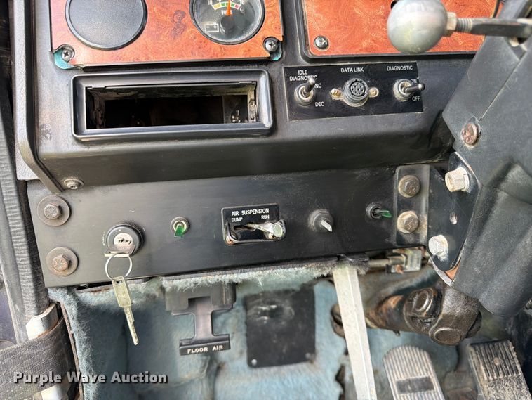image for item FK3094 1994 International 9300 dump truck