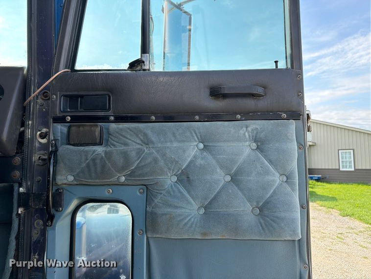 image for item FK3094 1994 International 9300 dump truck