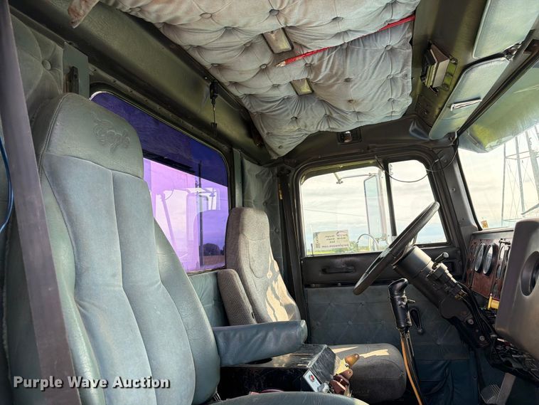 image for item FK3094 1994 International 9300 dump truck