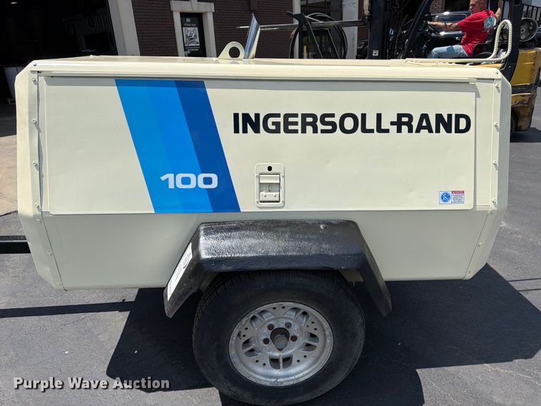 image for item FK3157 1996 Ingersoll Rand P100WD air compressor