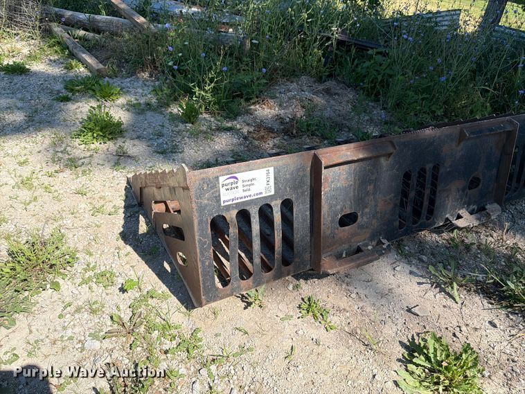 image for item FK3164 Skid steer rock bucket