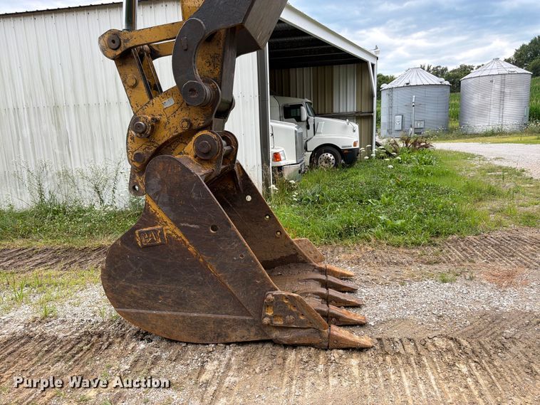 image for item FK3183 1993 Caterpillar 330L excavator