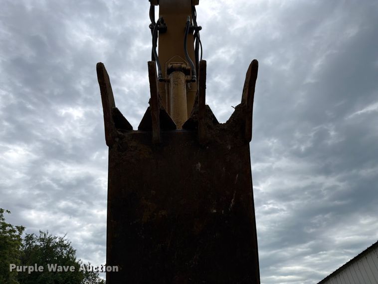 image for item FK3183 1993 Caterpillar 330L excavator