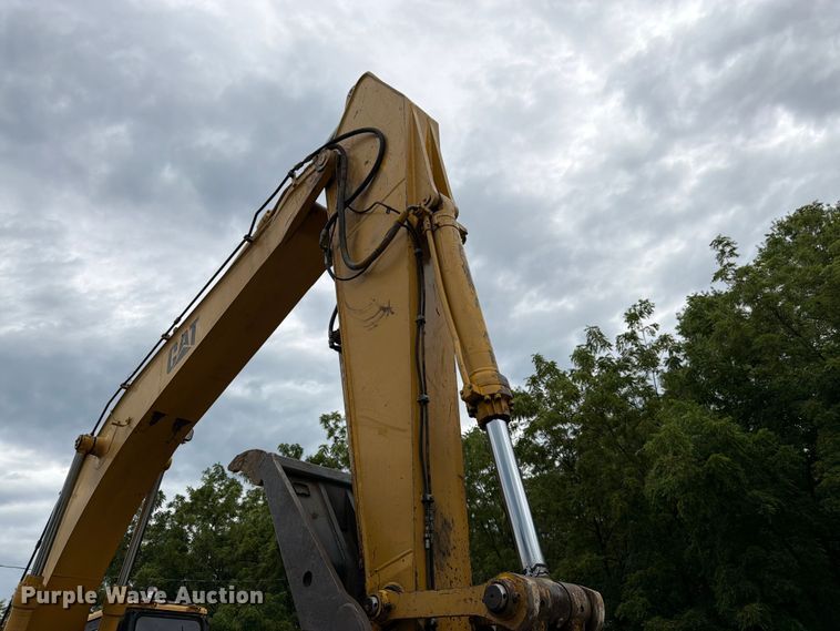 image for item FK3183 1993 Caterpillar 330L excavator