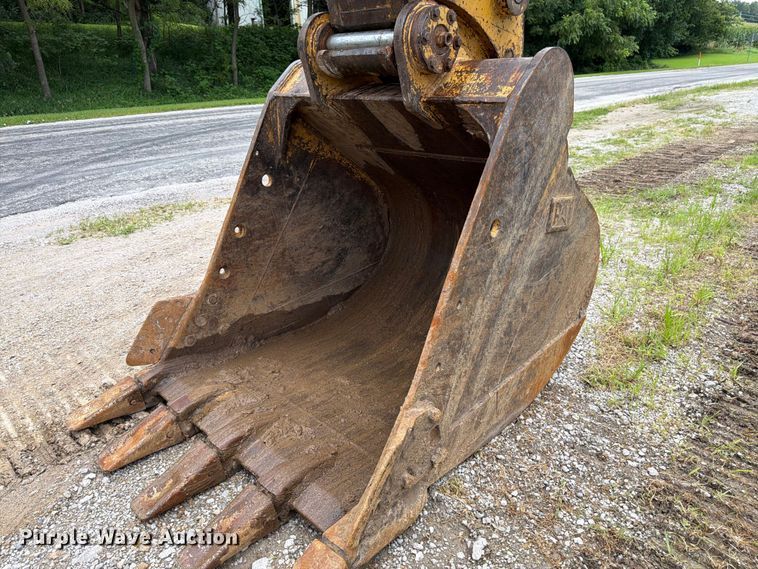 image for item FK3183 1993 Caterpillar 330L excavator