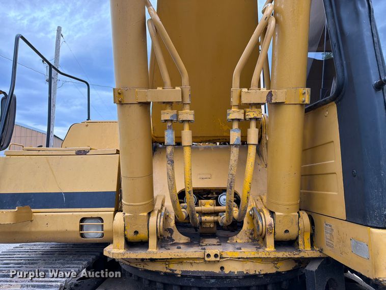 image for item FK3183 1993 Caterpillar 330L excavator