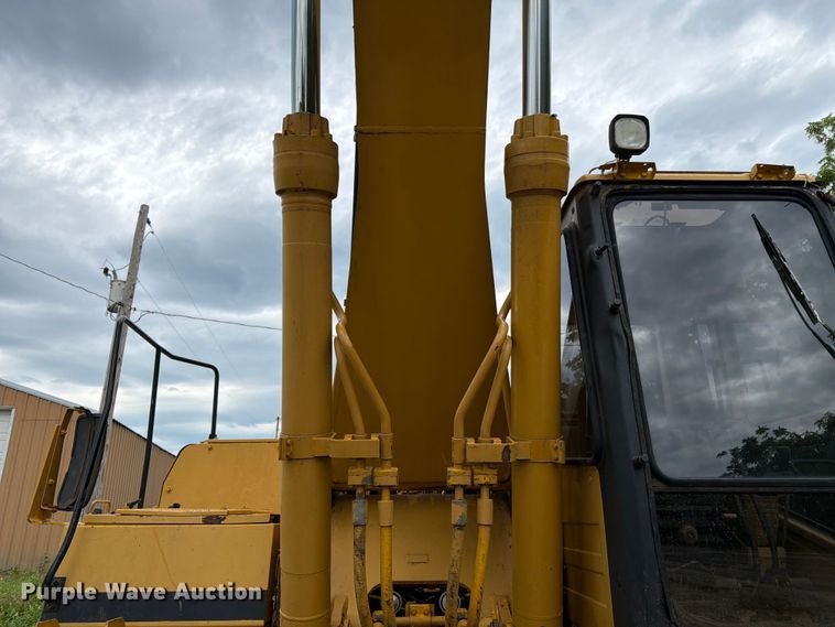 image for item FK3183 1993 Caterpillar 330L excavator