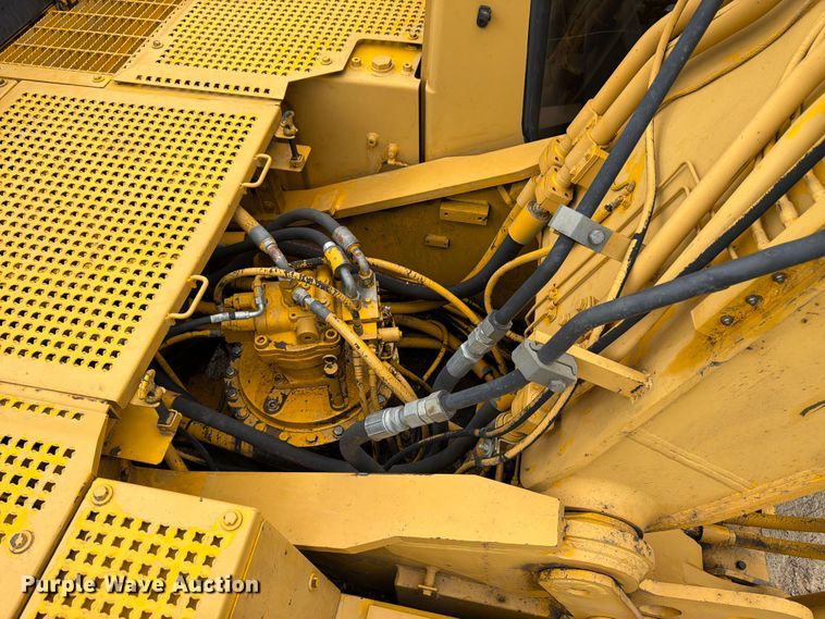 image for item FK3183 1993 Caterpillar 330L excavator