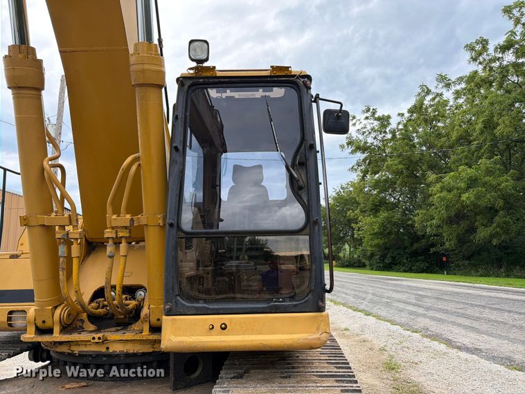 image for item FK3183 1993 Caterpillar 330L excavator