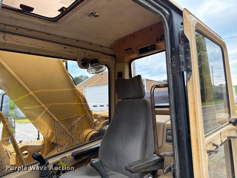 image for item FK3183 1993 Caterpillar 330L excavator