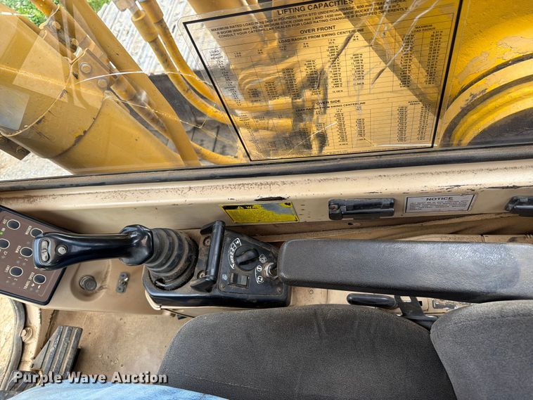 image for item FK3183 1993 Caterpillar 330L excavator