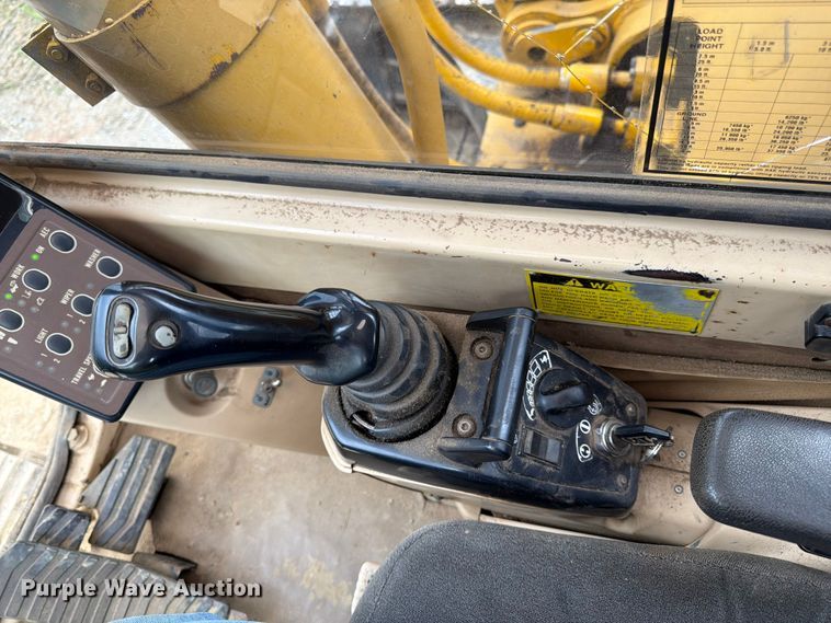 image for item FK3183 1993 Caterpillar 330L excavator