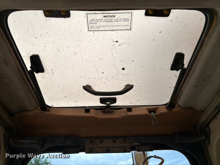 image for item FK3183 1993 Caterpillar 330L excavator