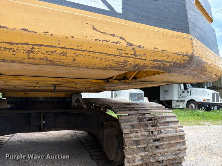 image for item FK3183 1993 Caterpillar 330L excavator