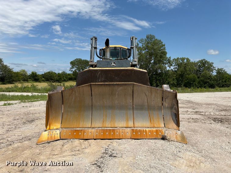 image for item FK3185 2011 John Deere 1050J dozer