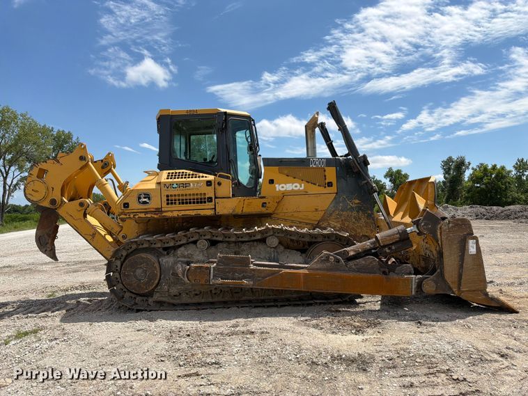 image for item FK3185 2011 John Deere 1050J dozer