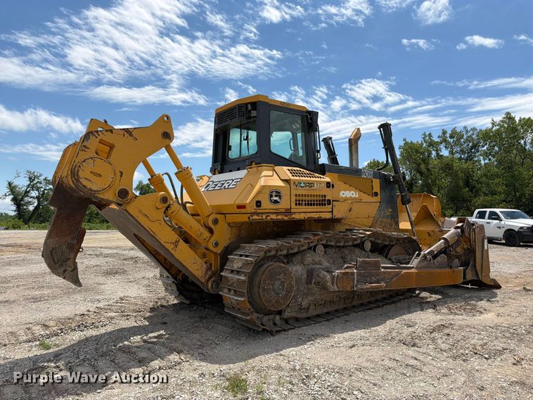 image for item FK3185 2011 John Deere 1050J dozer