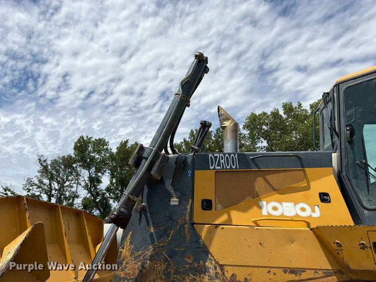 image for item FK3185 2011 John Deere 1050J dozer