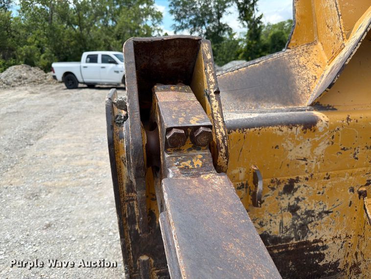 image for item FK3185 2011 John Deere 1050J dozer